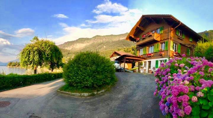 Privatzimmer Am Thunersee Apartment Leissigen Екстериор снимка
